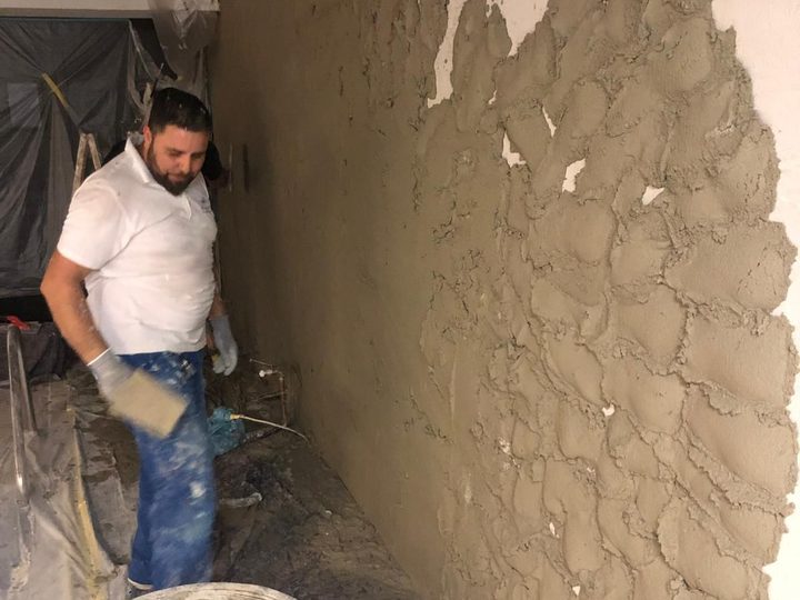 Innenabdichtung einer Kellerwand mit Dichtputz